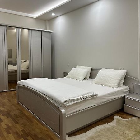 Dry Lake Apartment Тирана Экстерьер фото